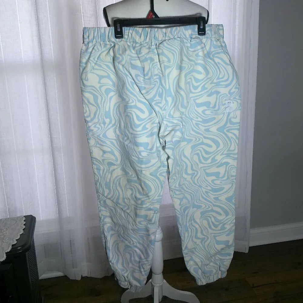 FOREVER 21+ Button & Zip Elastic Waist White w/Light Blue Swirl Design Pants 1XL - Picture 3 of 13